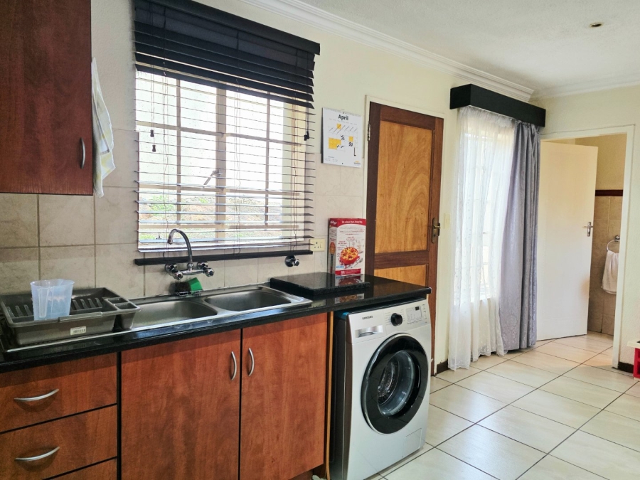 2 Bedroom Property for Sale in La Montagne Gauteng
