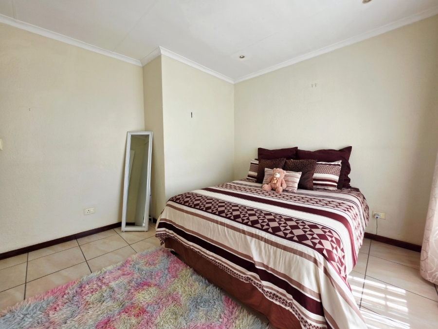 2 Bedroom Property for Sale in La Montagne Gauteng