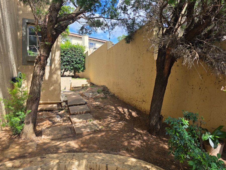 2 Bedroom Property for Sale in La Montagne Gauteng