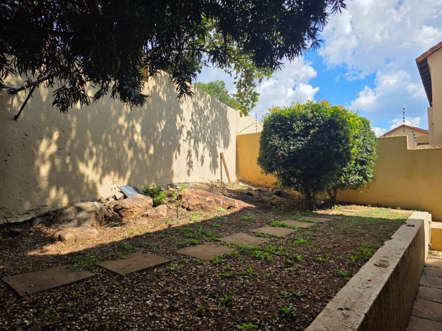 2 Bedroom Property for Sale in La Montagne Gauteng