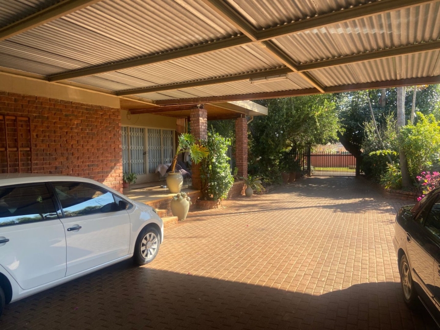 3 Bedroom Property for Sale in Dorandia Gauteng