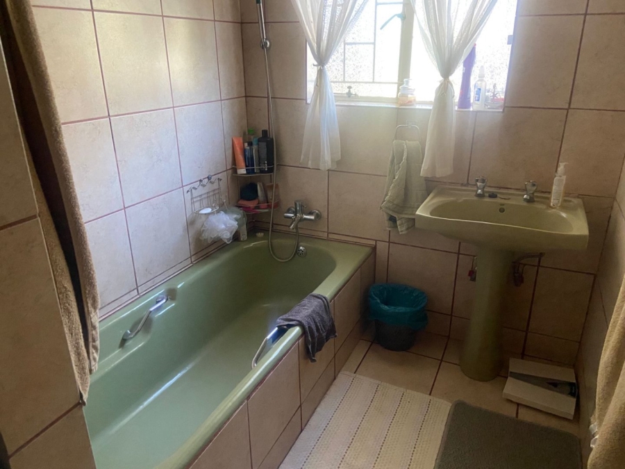 3 Bedroom Property for Sale in Dorandia Gauteng