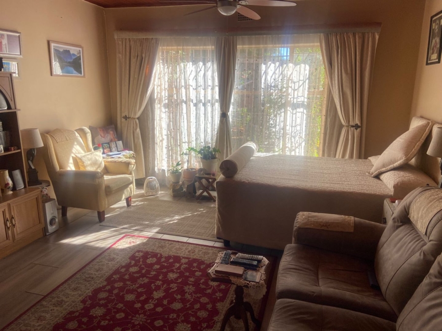 3 Bedroom Property for Sale in Dorandia Gauteng