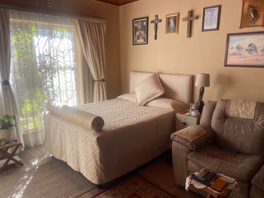 3 Bedroom Property for Sale in Dorandia Gauteng