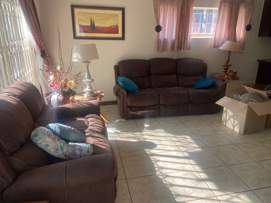 3 Bedroom Property for Sale in Dorandia Gauteng
