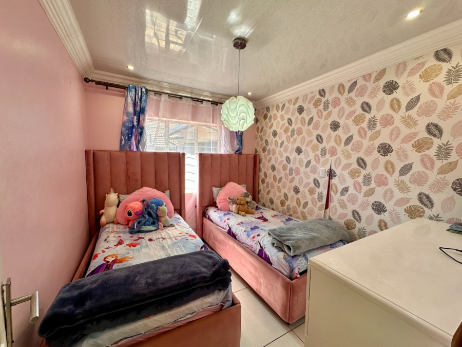 3 Bedroom Property for Sale in Dorandia Gauteng