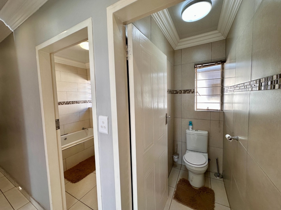 3 Bedroom Property for Sale in Dorandia Gauteng