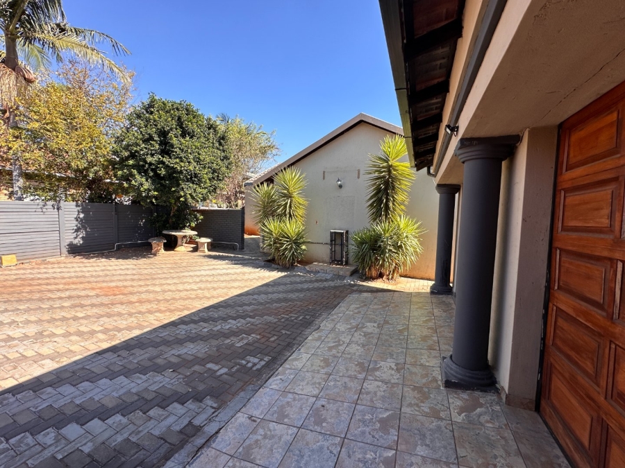 3 Bedroom Property for Sale in Dorandia Gauteng