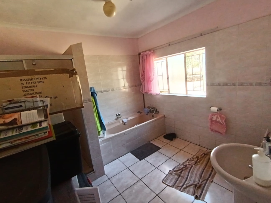 4 Bedroom Property for Sale in Bultfontein A H Gauteng