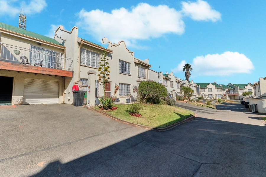 3 Bedroom Property for Sale in Helderkruin Gauteng