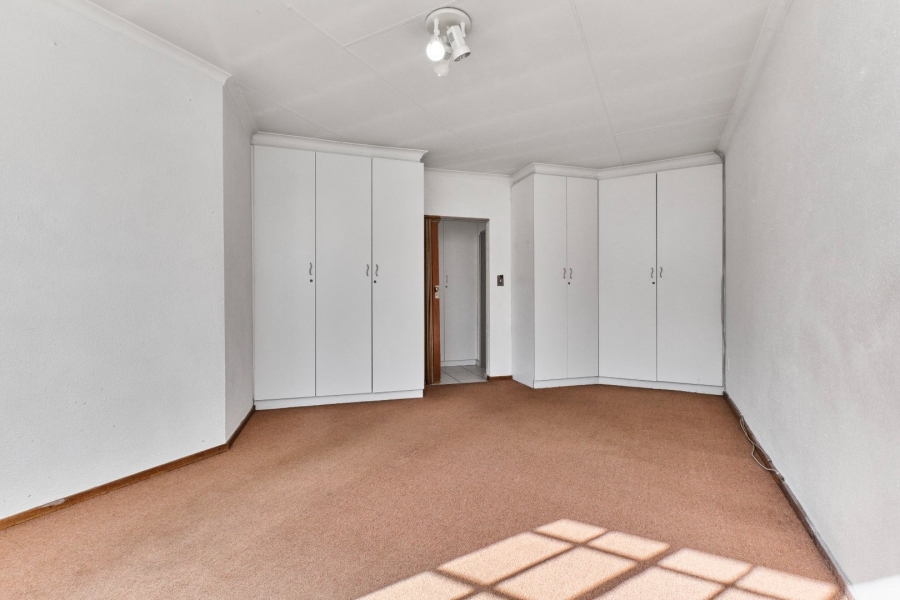 3 Bedroom Property for Sale in Helderkruin Gauteng