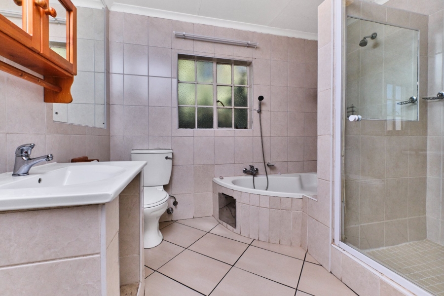 3 Bedroom Property for Sale in Helderkruin Gauteng