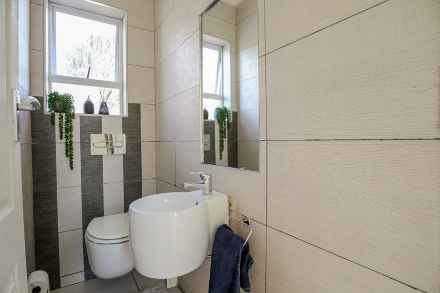 4 Bedroom Property for Sale in Bassonia Gauteng