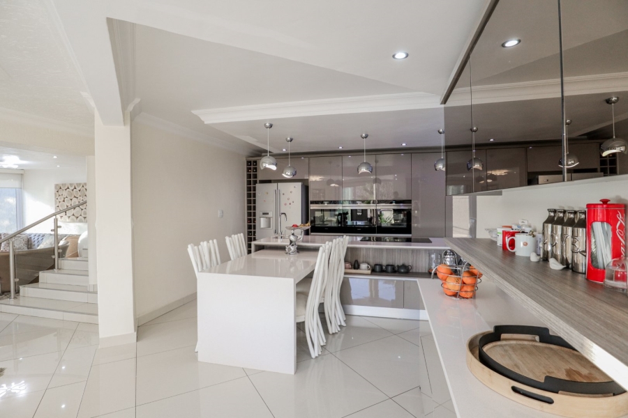 4 Bedroom Property for Sale in Bassonia Gauteng