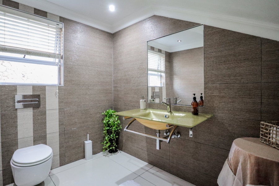 4 Bedroom Property for Sale in Bassonia Gauteng