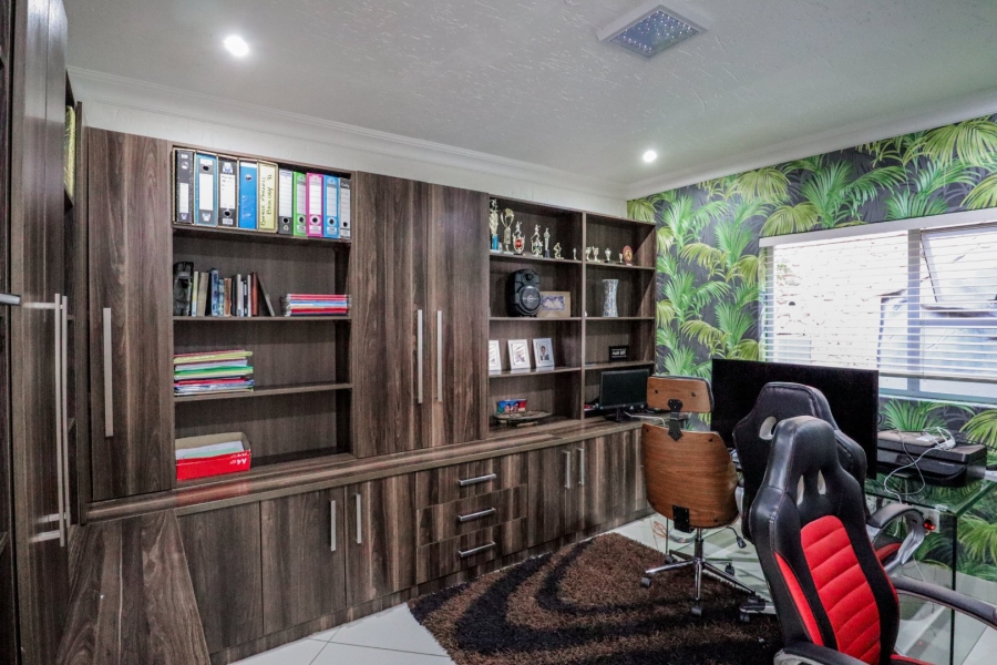 4 Bedroom Property for Sale in Bassonia Gauteng