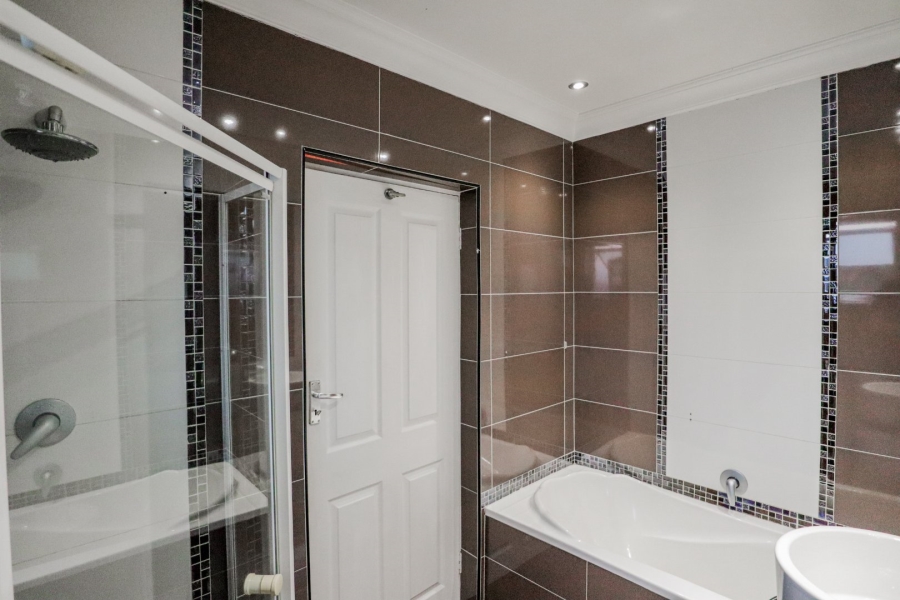 4 Bedroom Property for Sale in Bassonia Gauteng