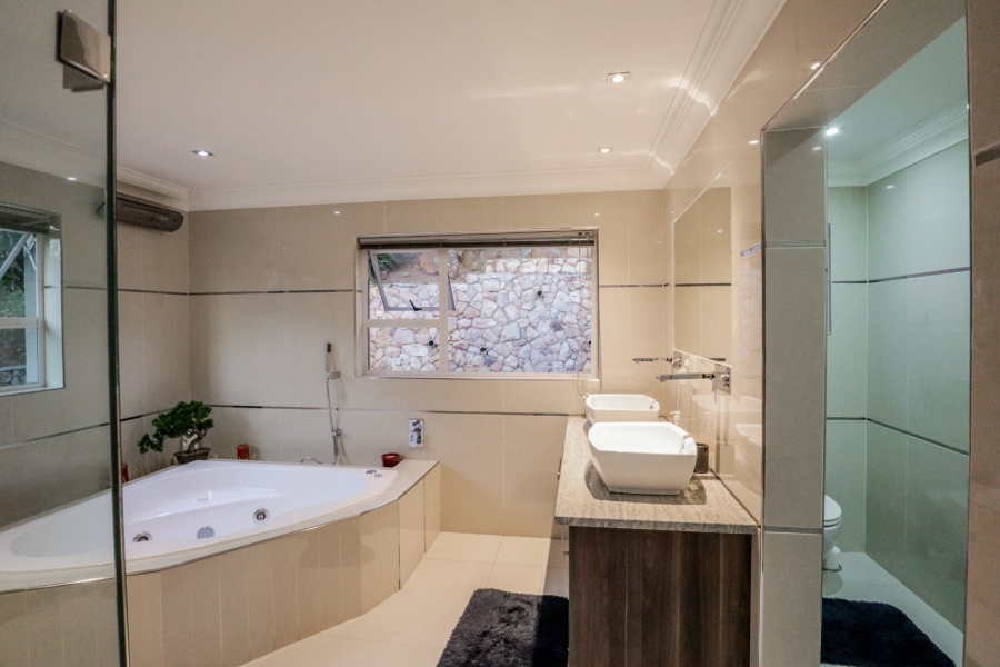 4 Bedroom Property for Sale in Bassonia Gauteng