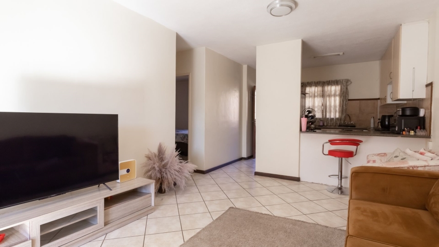 2 Bedroom Property for Sale in Die Hoewes Gauteng