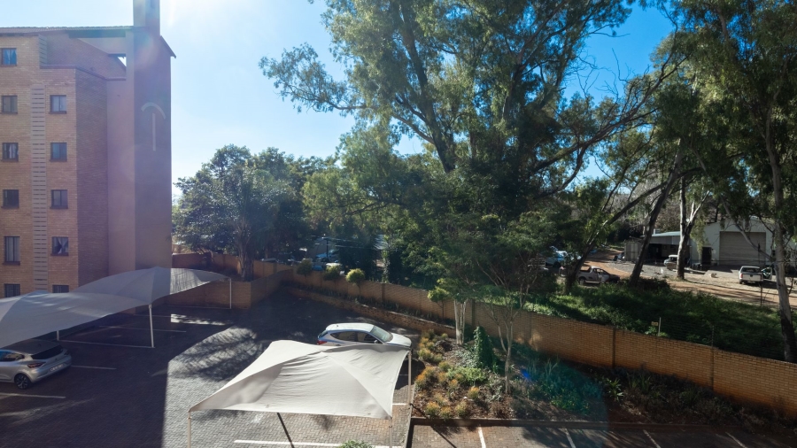 2 Bedroom Property for Sale in Die Hoewes Gauteng