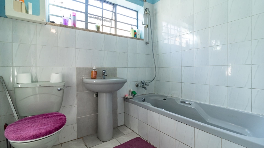 2 Bedroom Property for Sale in La Rochelle Gauteng
