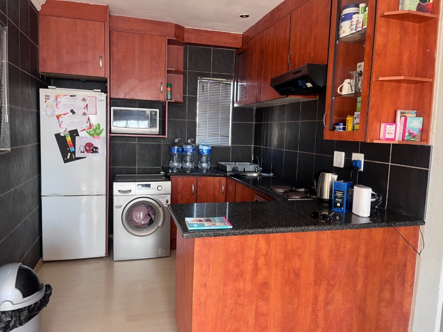 2 Bedroom Property for Sale in Pomona Gauteng