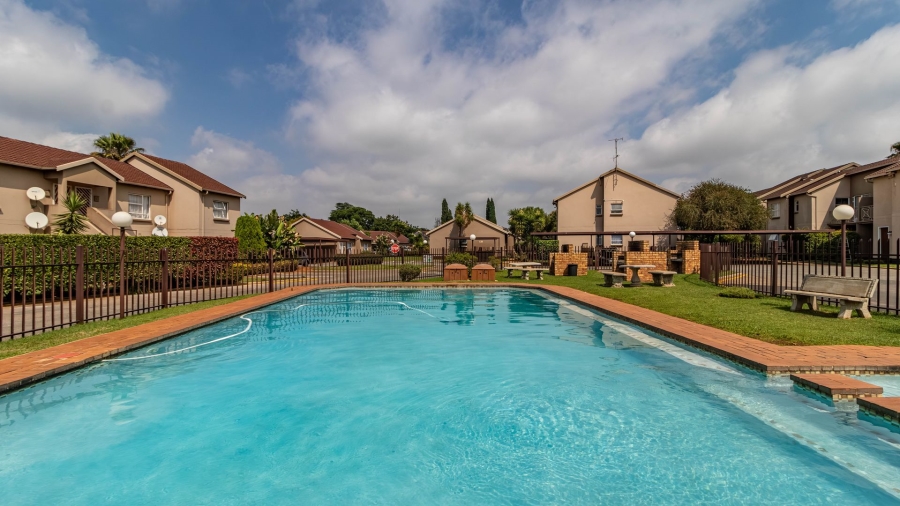 2 Bedroom Property for Sale in Pomona Gauteng