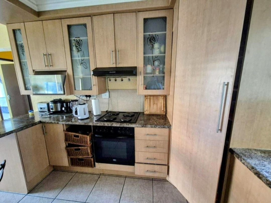 2 Bedroom Property for Sale in Sonneveld Gauteng