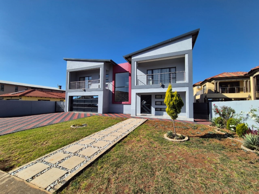 5 Bedroom Property for Sale in Theresa Park Gauteng