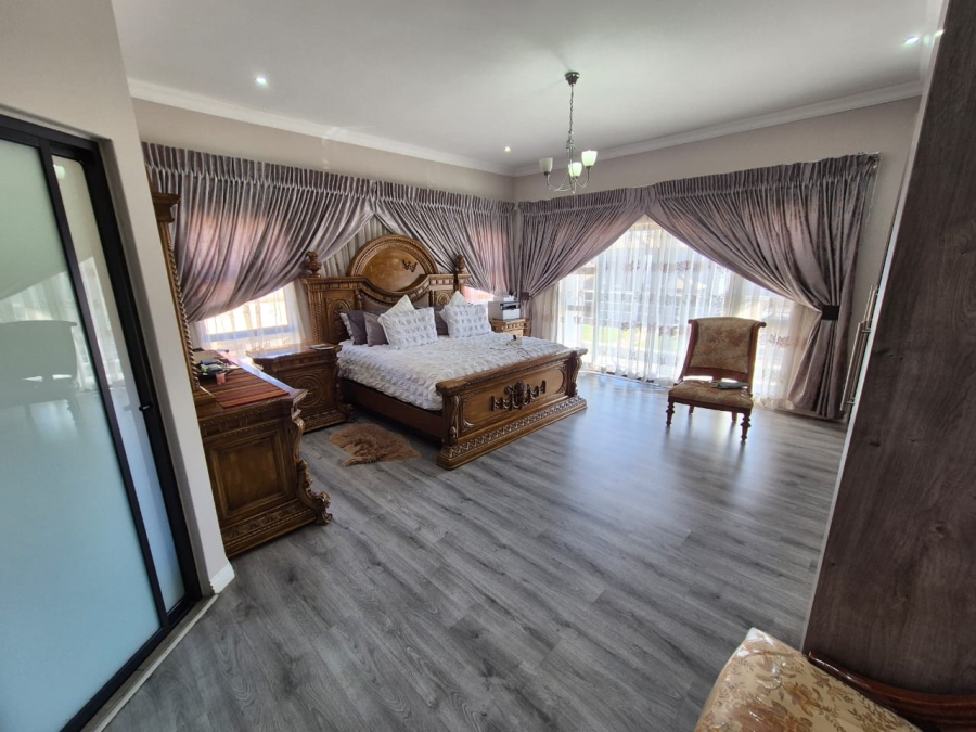 5 Bedroom Property for Sale in Theresa Park Gauteng