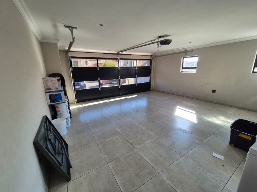 5 Bedroom Property for Sale in Theresa Park Gauteng