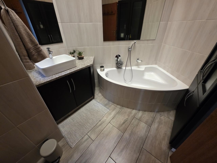 3 Bedroom Property for Sale in Vanderbijlpark SE 3 Gauteng