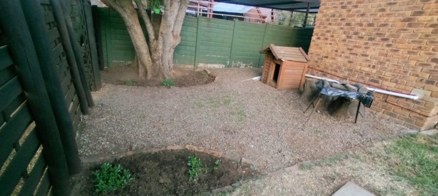 To Let 2 Bedroom Property for Rent in Eastleigh Gauteng