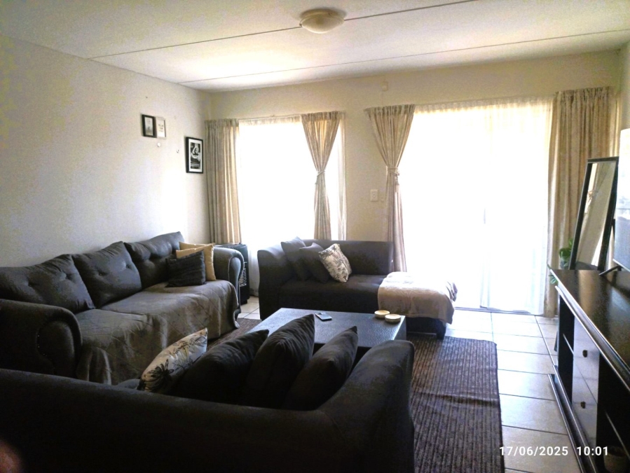 To Let 2 Bedroom Property for Rent in Sonneglans Gauteng