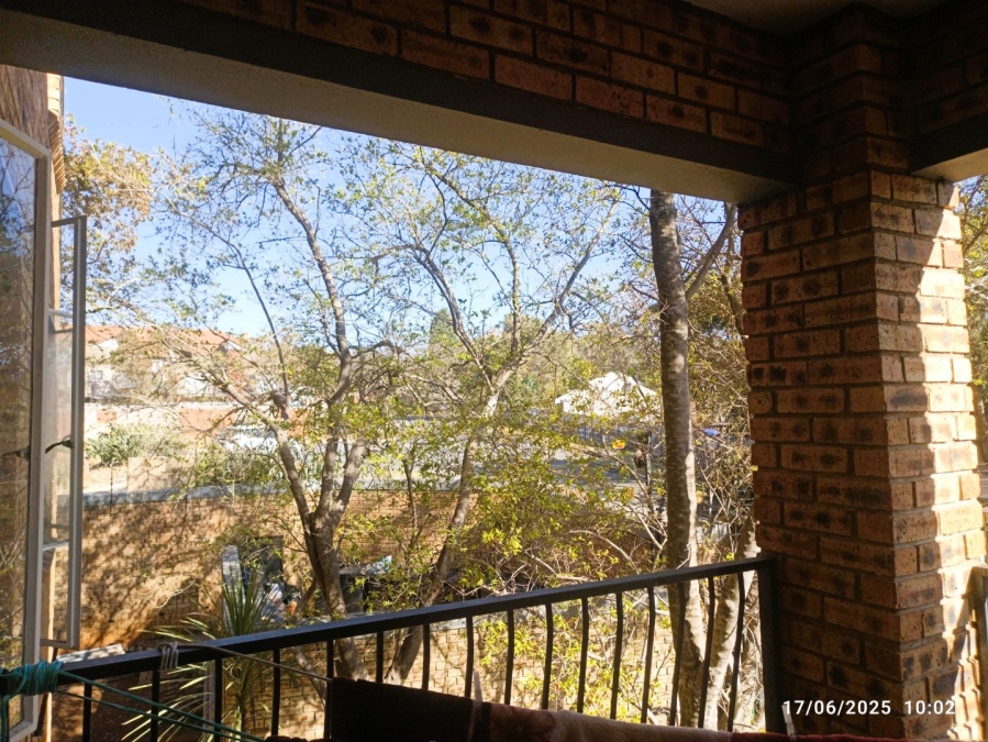 To Let 2 Bedroom Property for Rent in Sonneglans Gauteng