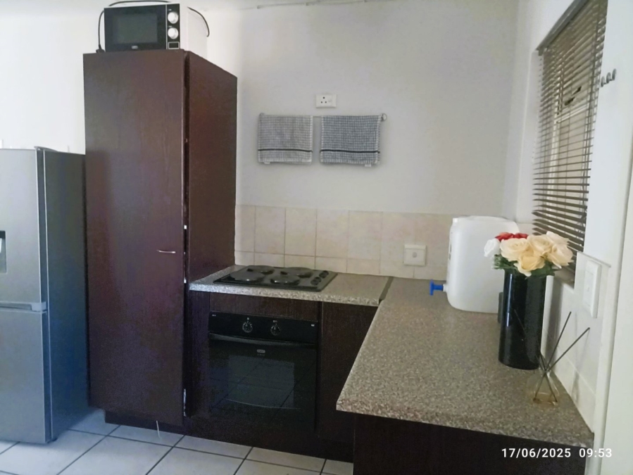 To Let 2 Bedroom Property for Rent in Sonneglans Gauteng