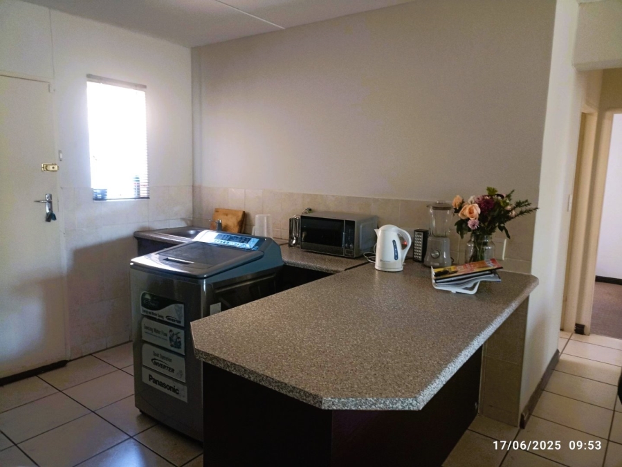 To Let 2 Bedroom Property for Rent in Sonneglans Gauteng