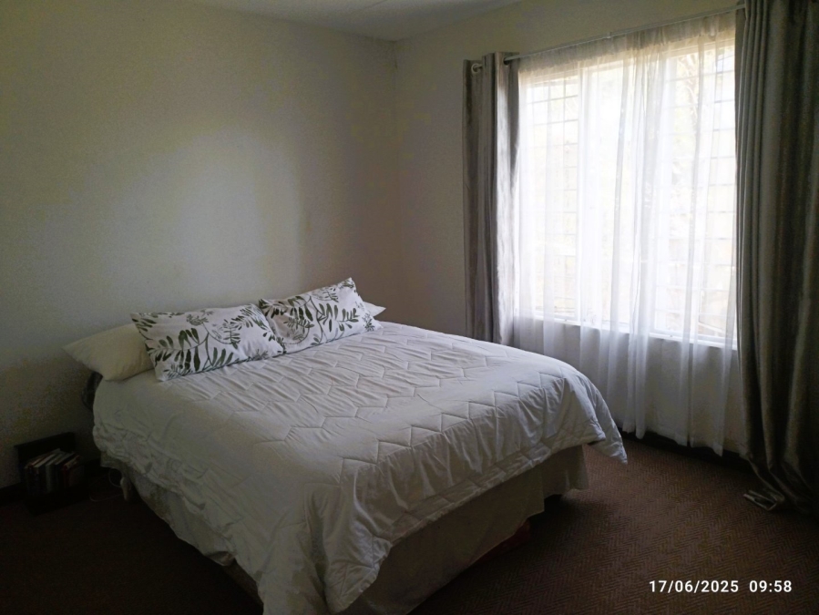 To Let 2 Bedroom Property for Rent in Sonneglans Gauteng