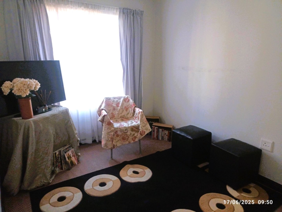 To Let 2 Bedroom Property for Rent in Sonneglans Gauteng