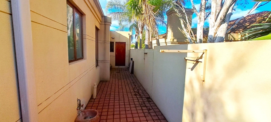 To Let 3 Bedroom Property for Rent in Halfway Gardens Gauteng