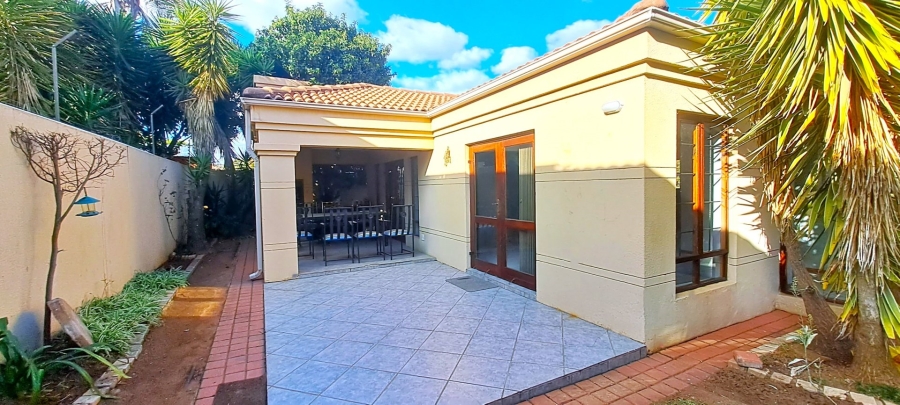 To Let 3 Bedroom Property for Rent in Halfway Gardens Gauteng
