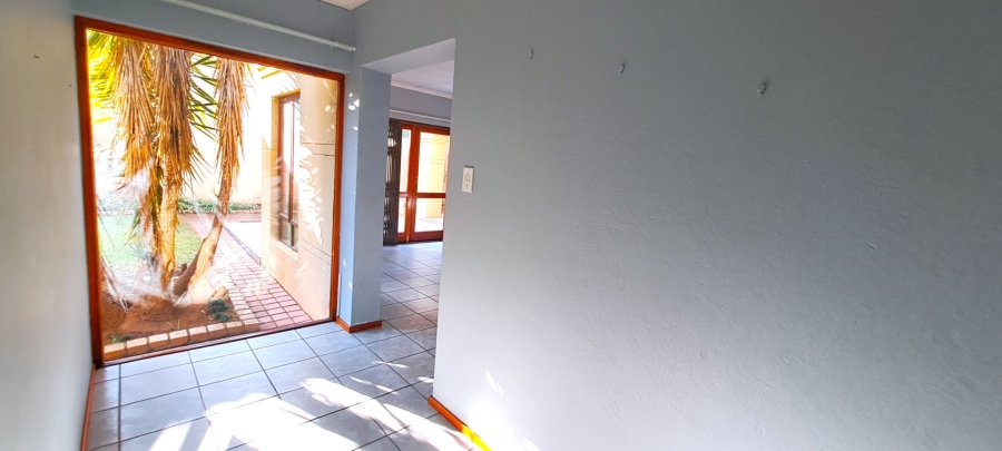 To Let 3 Bedroom Property for Rent in Halfway Gardens Gauteng