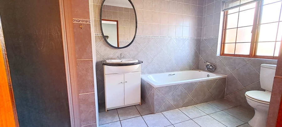 To Let 3 Bedroom Property for Rent in Halfway Gardens Gauteng