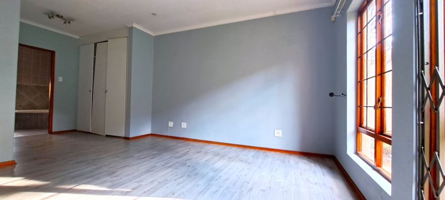 To Let 3 Bedroom Property for Rent in Halfway Gardens Gauteng