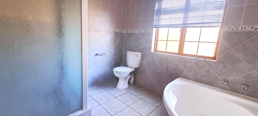 To Let 3 Bedroom Property for Rent in Halfway Gardens Gauteng