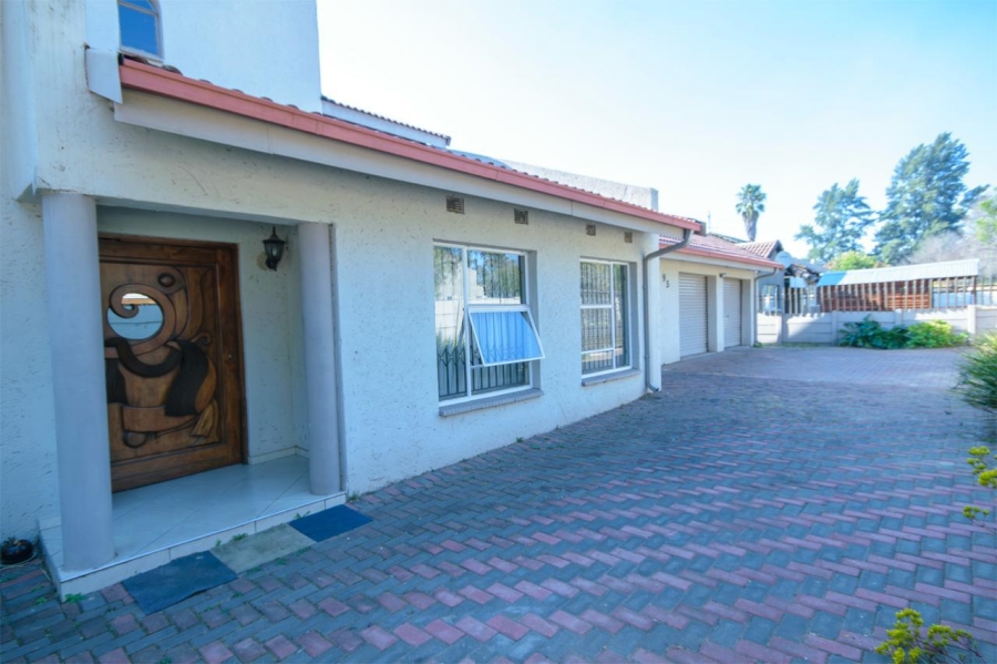 4 Bedroom Property for Sale in Brackendowns Gauteng