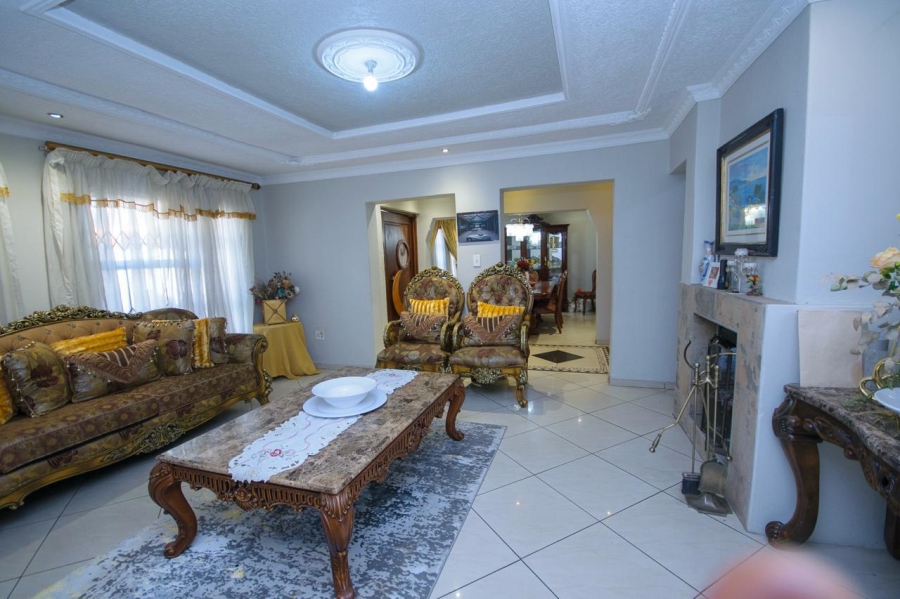 4 Bedroom Property for Sale in Brackendowns Gauteng