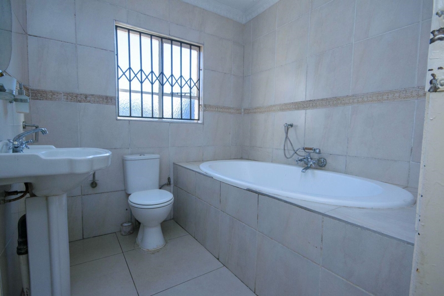 4 Bedroom Property for Sale in Brackendowns Gauteng