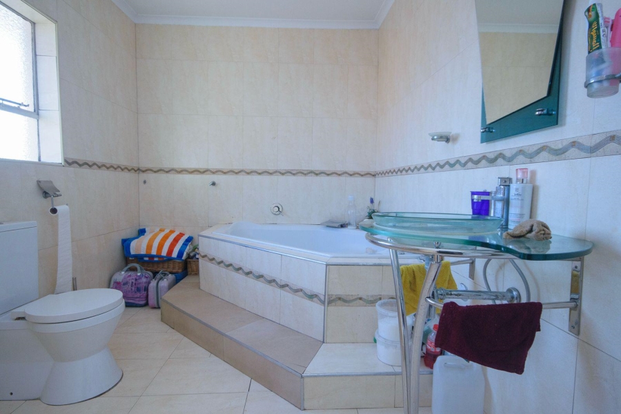 4 Bedroom Property for Sale in Brackendowns Gauteng