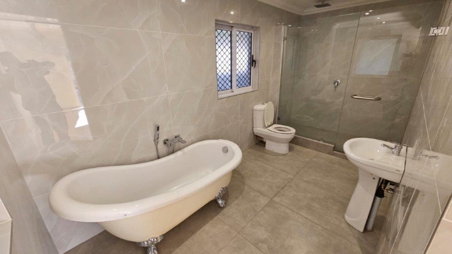 5 Bedroom Property for Sale in Wierda Park Gauteng